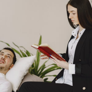 man sitting in the psychologist's office and talking about probl